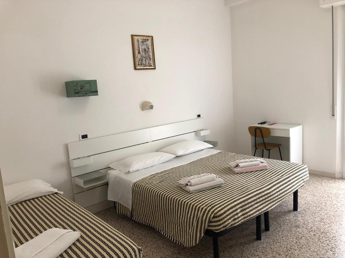 Hotel Argo Rimini Extérieur photo